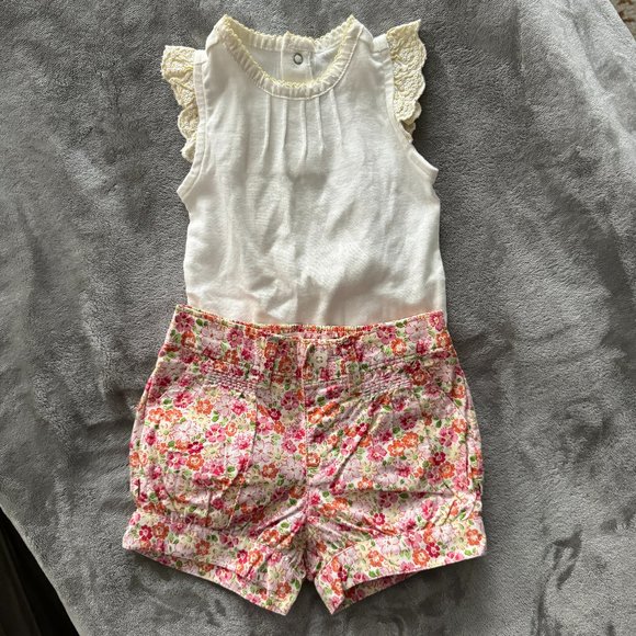 GAP Other - EUC Baby Gap Oneside and Floral Short Set Sz 3-6 mos